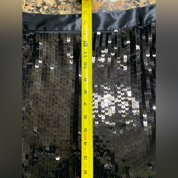 NWT-Express Design Studio Black Sequin Mini Skirt. Size 6. - Picture 11 of 13